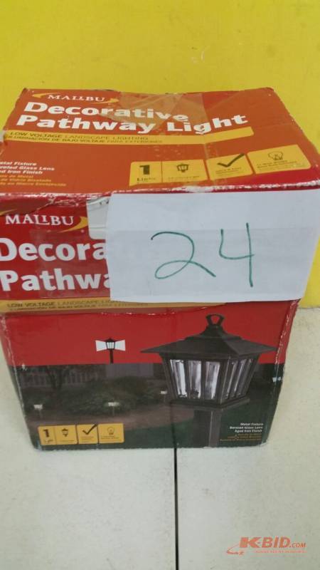lot 24 image: Decorative Pathway Light