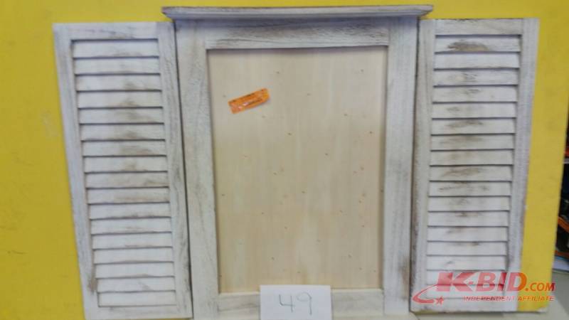lot 49 image: Wood Decorative Piece