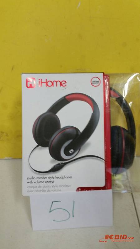 lot 51 image: iHome Headphones