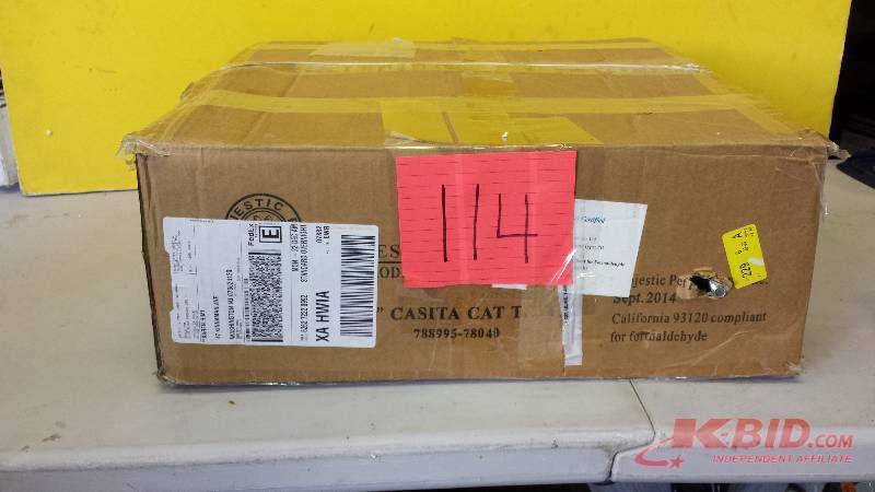 lot 114 image: Majestic Pet-Majestic Casita Cat Tree