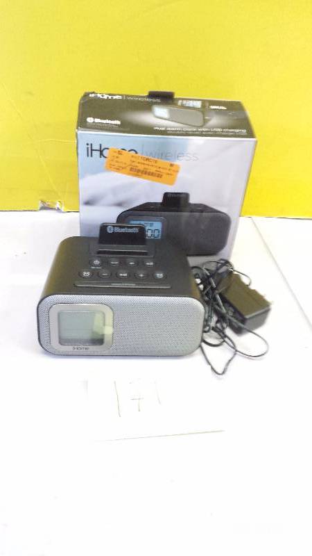 lot 171 image: iHome Wireless clock and Ipod - charger