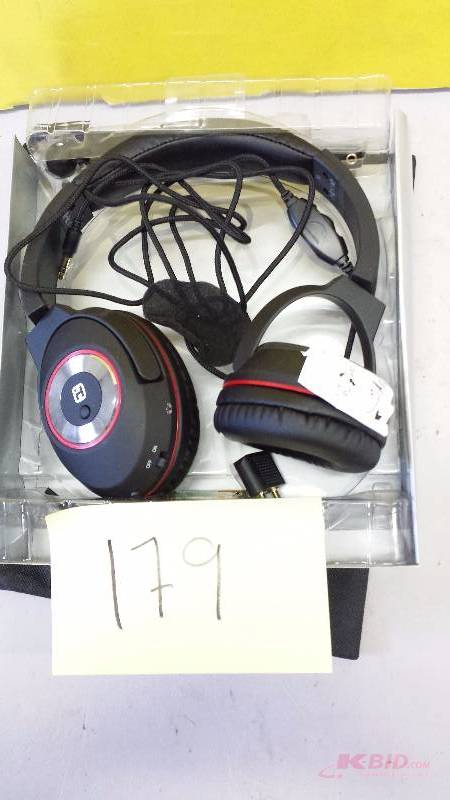 lot 179 image: iHome Headphones