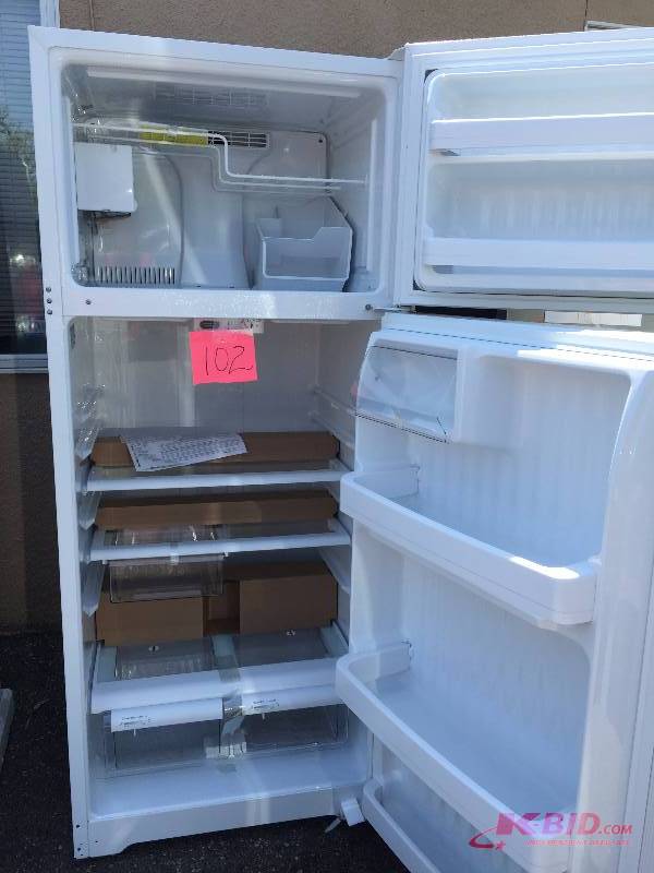 lot 102 image: GE Refrigerator