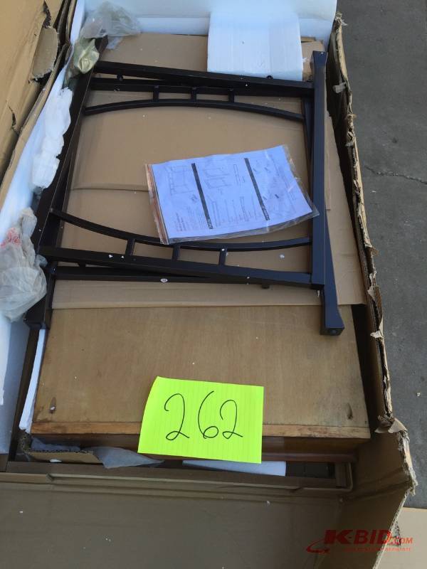 lot 262 image: Home Styles Modern Craftsman Student Desk in Oak 5050-16