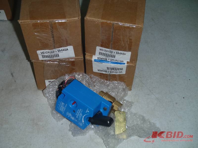 lot 153 image: Four (4) Johnson Controls VG1241AD  9A4AGA ValveActuator