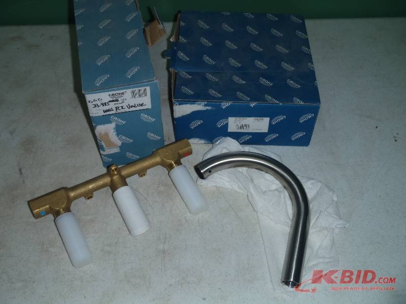 lot 178 image: Grohe 33.885 Rough In Valve and 09.706.SD0 Brushed Nickel Spout