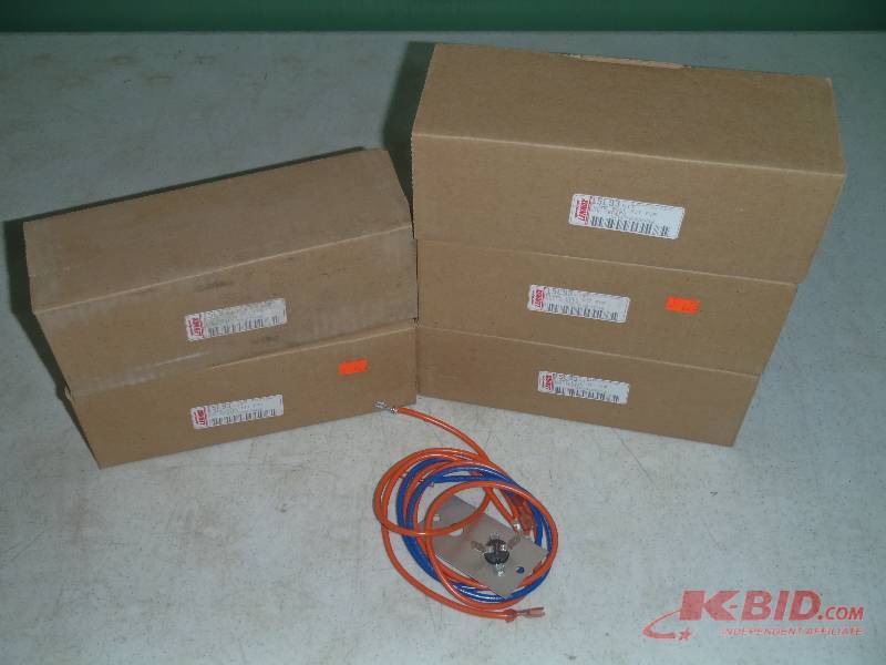 lot 195 image: Five (5) Lennox 15L93 Flame Roll Kits