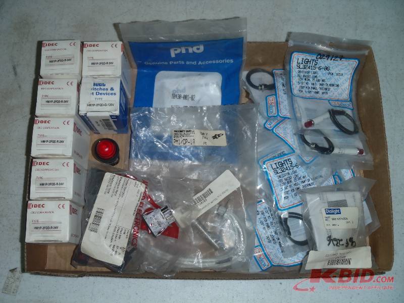 lot 200 image: Flat of Indicator Lights and Proximity Switches