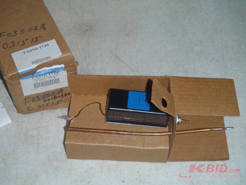 lot 288 image: Johnson Controls T-5210-1125 Temperature Transmitter