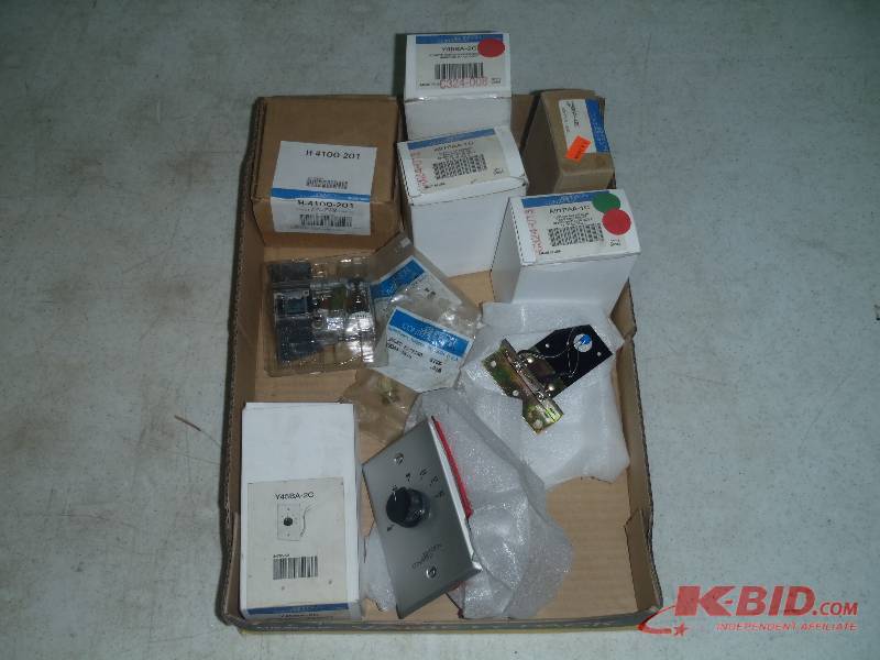 lot 289 image: Lot of Johnson Controls Valve, Timers, Etc.