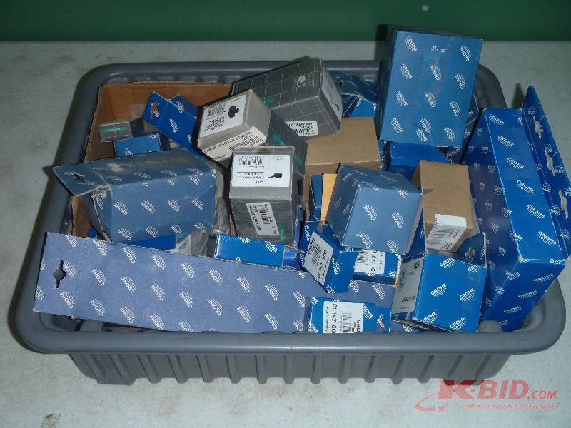 lot 311 image: Box of Grohe and Hansgrohe Parts