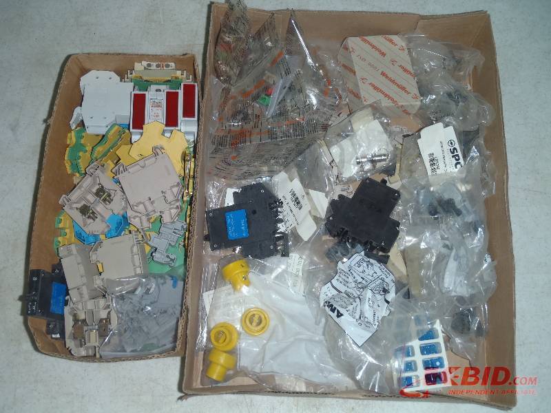 lot 319 image: Electrical Parts