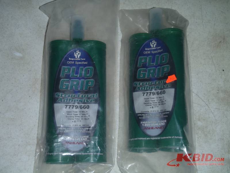 lot 323 image: Plio Grip Structural Adhesive