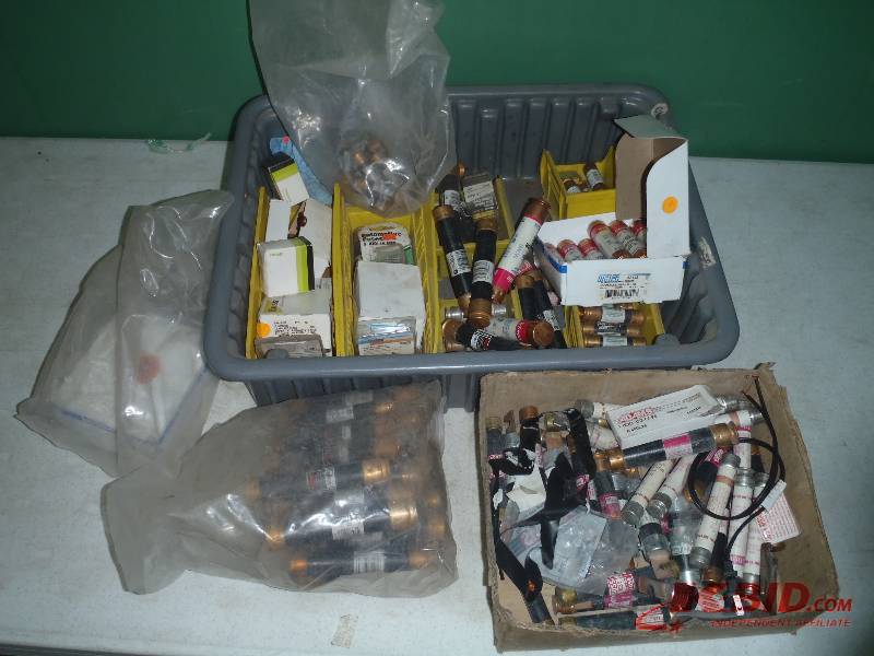 lot 356 image: Miscellaneous Fuses