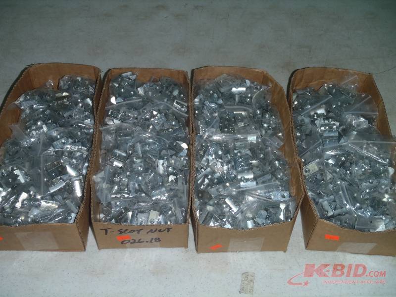 lot 371 image: T-Slot Nuts 026.18