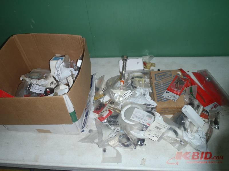 lot 387 image: Large Box of Assorted Plumbing Parts