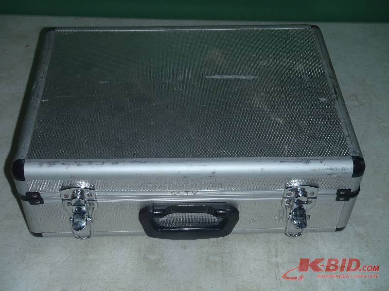 lot 411 image: Metal Case Appr. 18 x 12 x 5