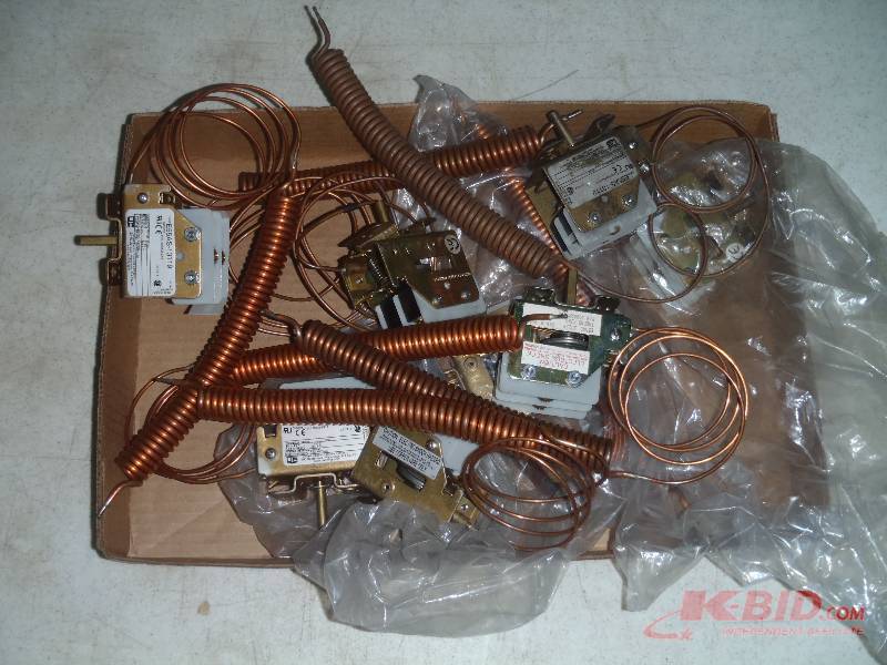 lot 416 image: United Electric E55AS 13119 Evaporator Controls