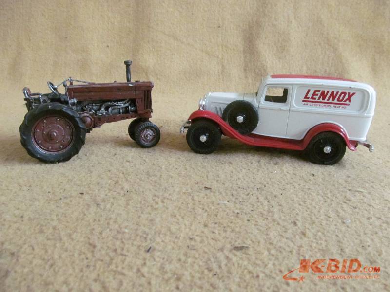 Deliver van banktoy tractor