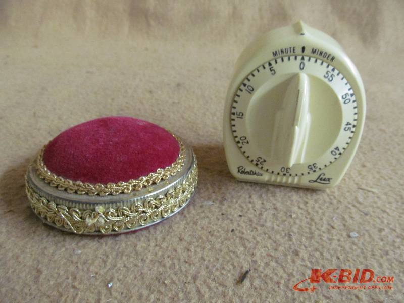Pin cushion