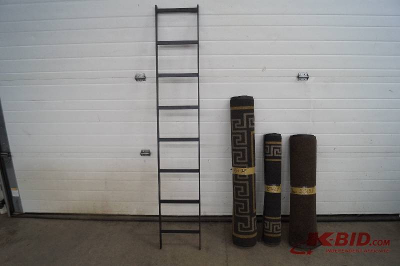 lot 12 image: Carpet Runners
