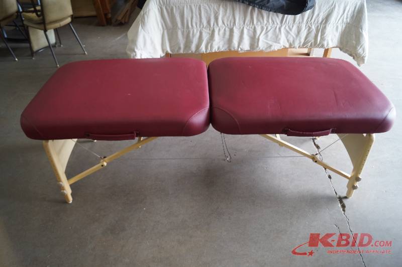 lot 16 image: Massage Table