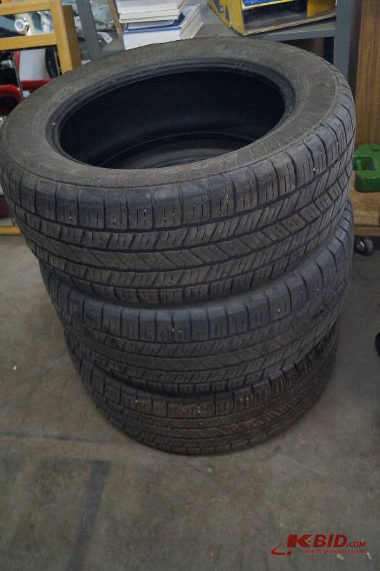 lot 20 image: Tires