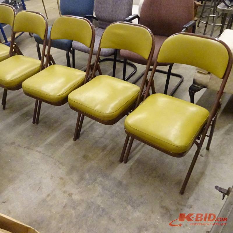 lot 21 image: Metal Folding Chair