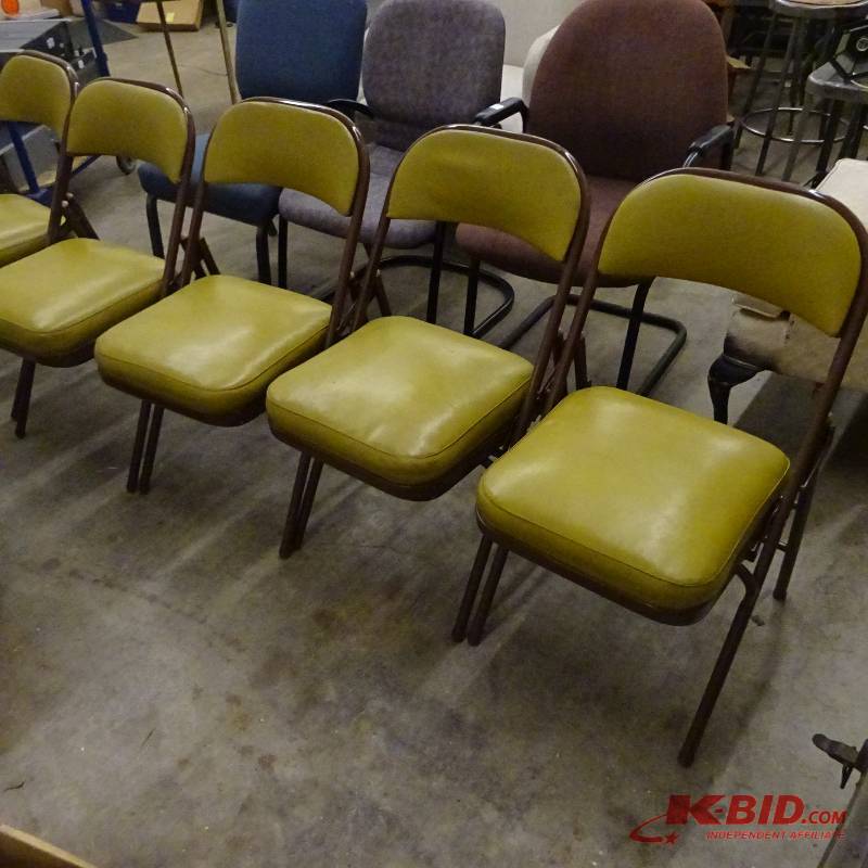 lot 31 image: Metal Folding Chair