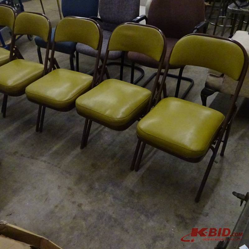 lot 33 image: Metal Folding Chair