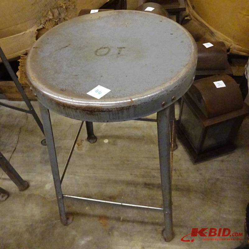 lot 44 image: Metal Shop Stool