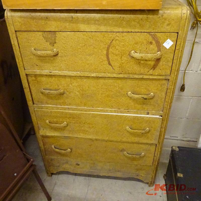 lot 66 image: Dresser