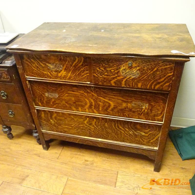 lot 95 image: Dresser