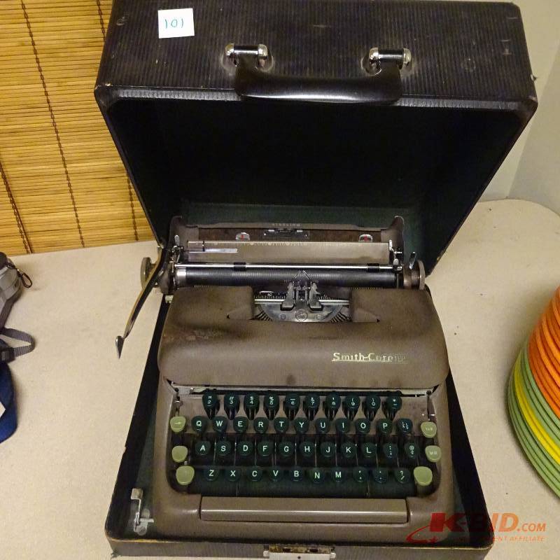 lot 101 image: Typewriter