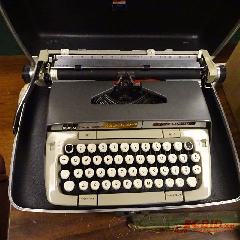 lot 117 image: Typewriter