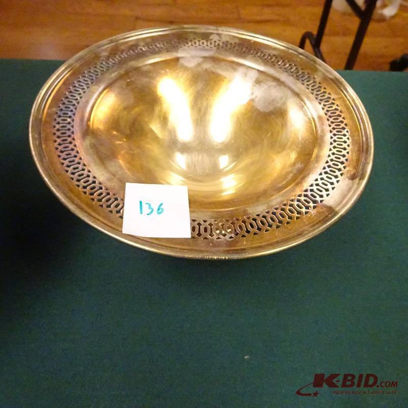 lot 136 image: Bowl