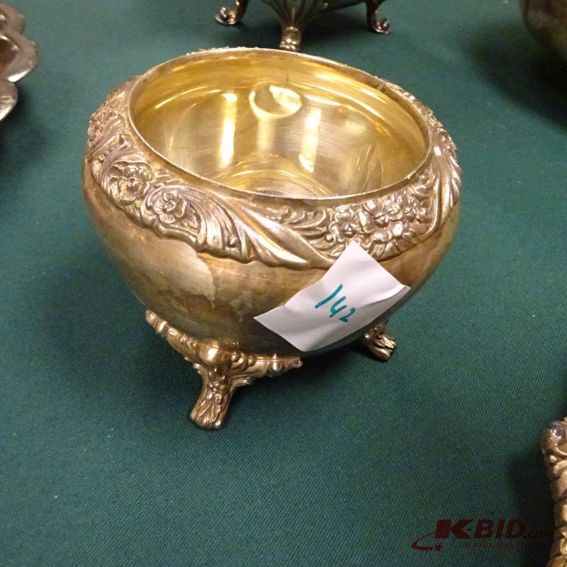 lot 142 image: Bowl