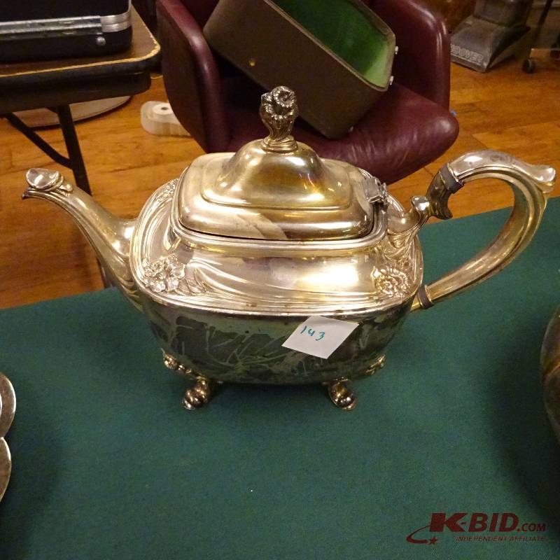 lot 143 image: Tea Server