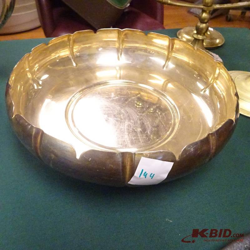 lot 144 image: Bowl