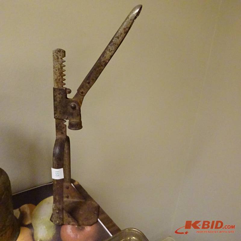 lot 155 image: Bottle Capper