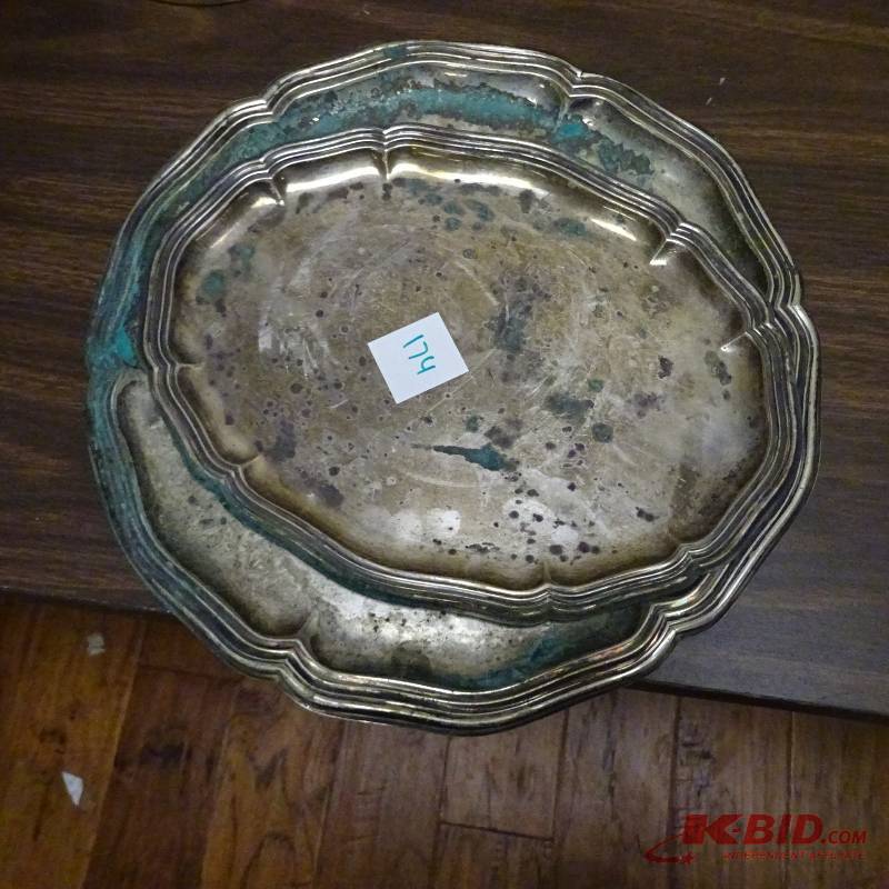 lot 174 image: Trays