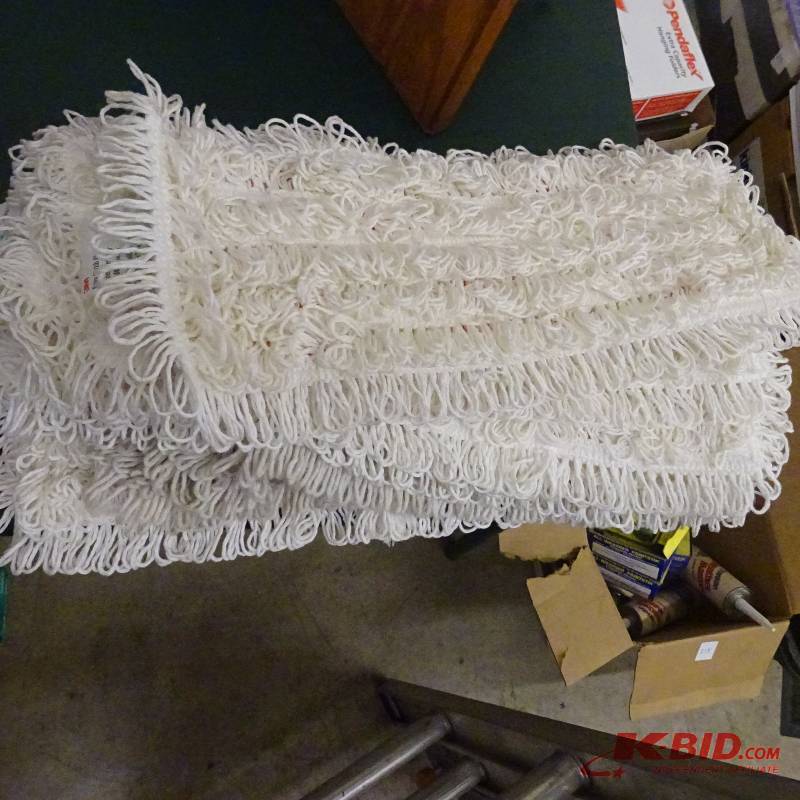 lot 209 image: Dust Mops