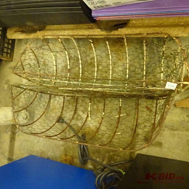 lot 259 image: Wall Hanging Plant Holder