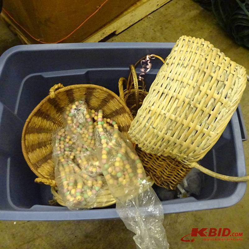 lot 286 image: WIcker Baskets