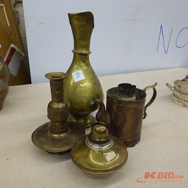 lot 294 image: Brass Item