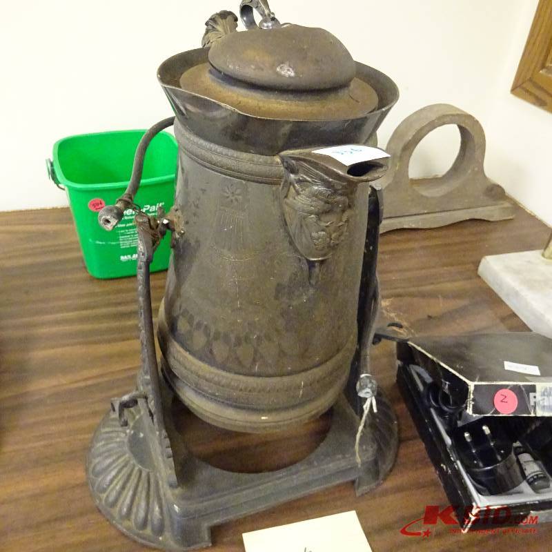 lot 336 image: Vintage Tea Pot