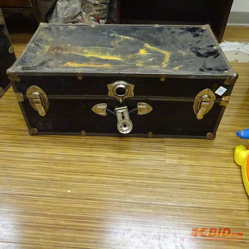 lot 357 image: Vintage Trunk