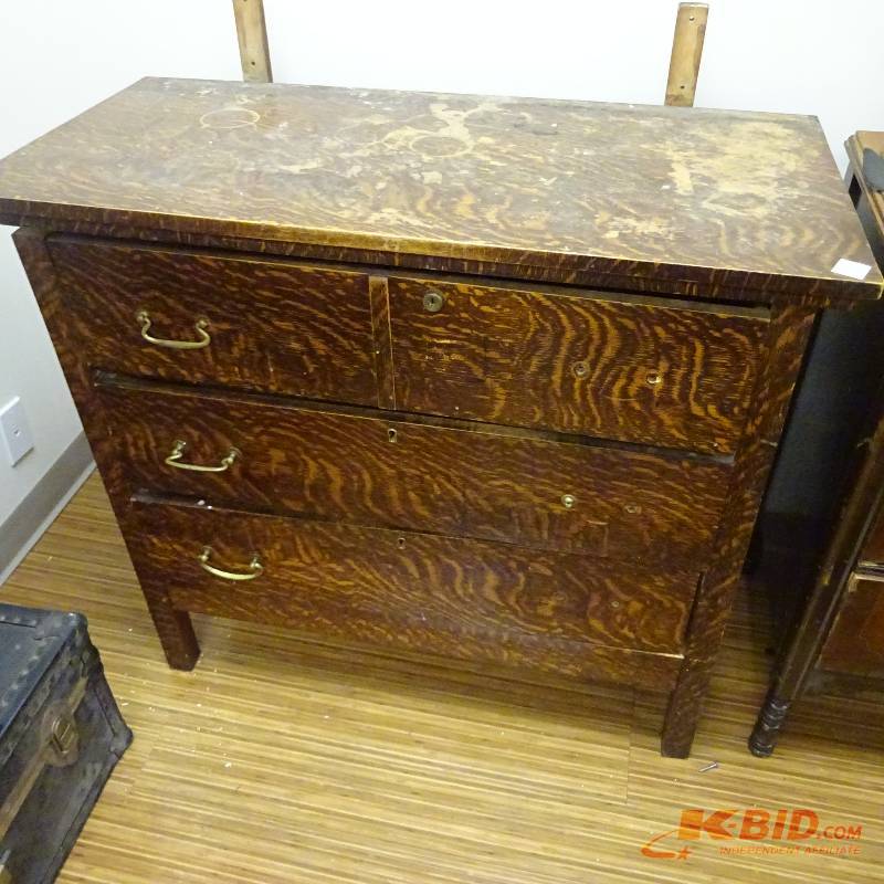 lot 361 image: Dresser