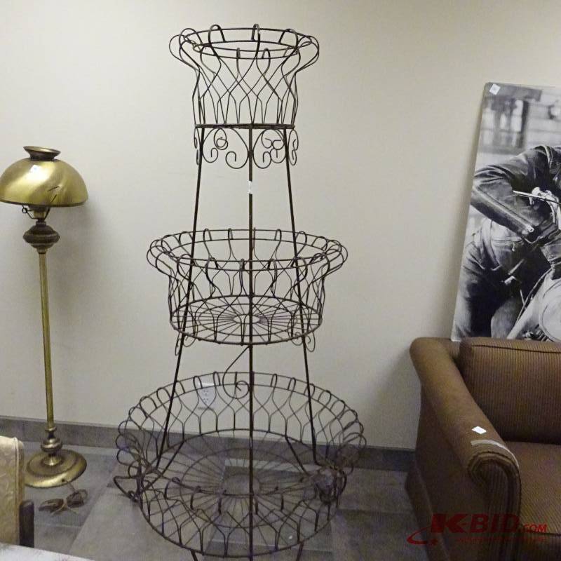 lot 383 image: Retail Display