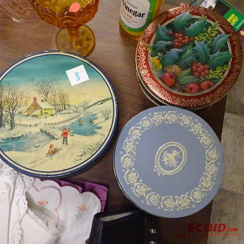 lot 400 image: Tins